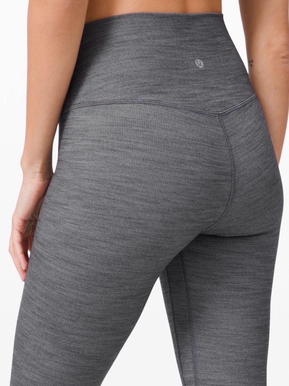 Lululemon Heathered grey Align Leggings 25” size 4